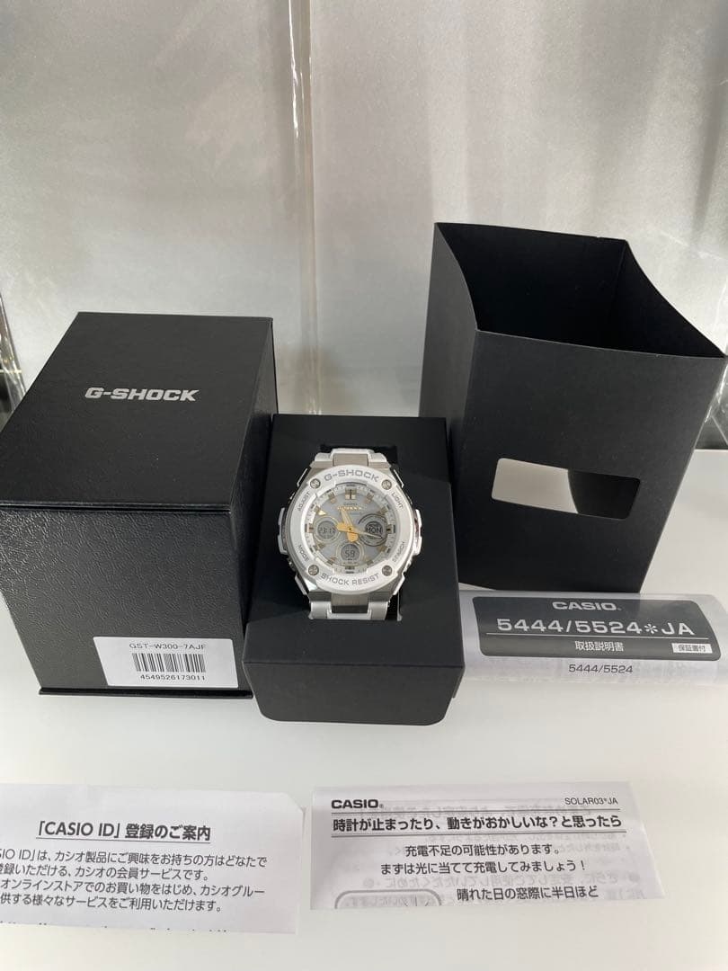 カシオ G-SHOCK GST-W300