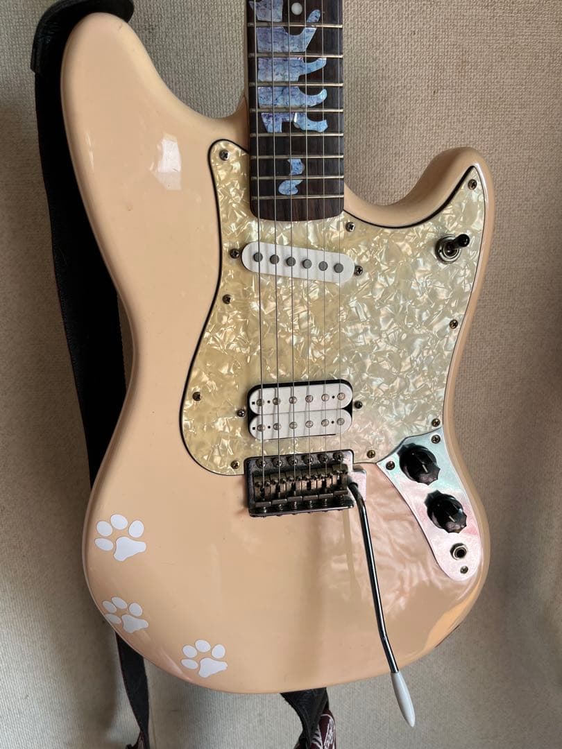 値下げFender ムスタング　サイクロン希少色シェルピンク？Charストラップ