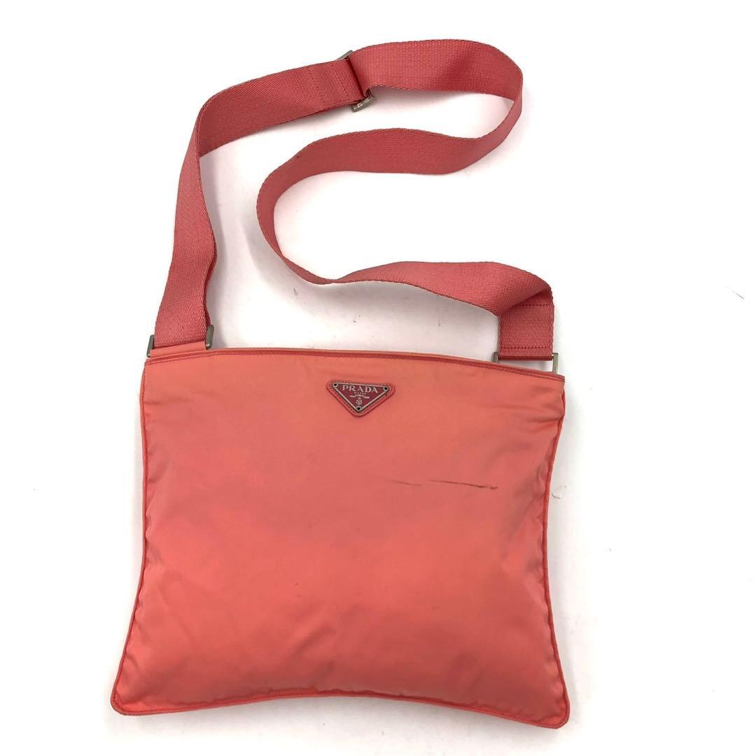 プラダ ナイロン ショルダーバッグ ピンク 斜め掛け 三角ロゴ プレート