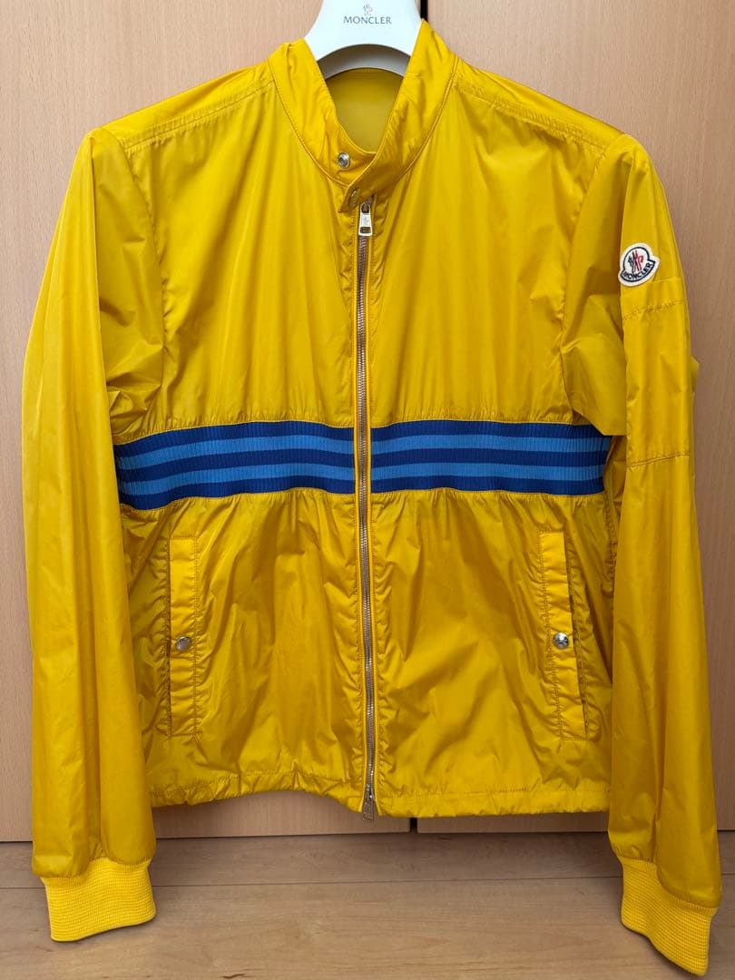 Moncler ナイロンジャケット 黄色　サイズ3