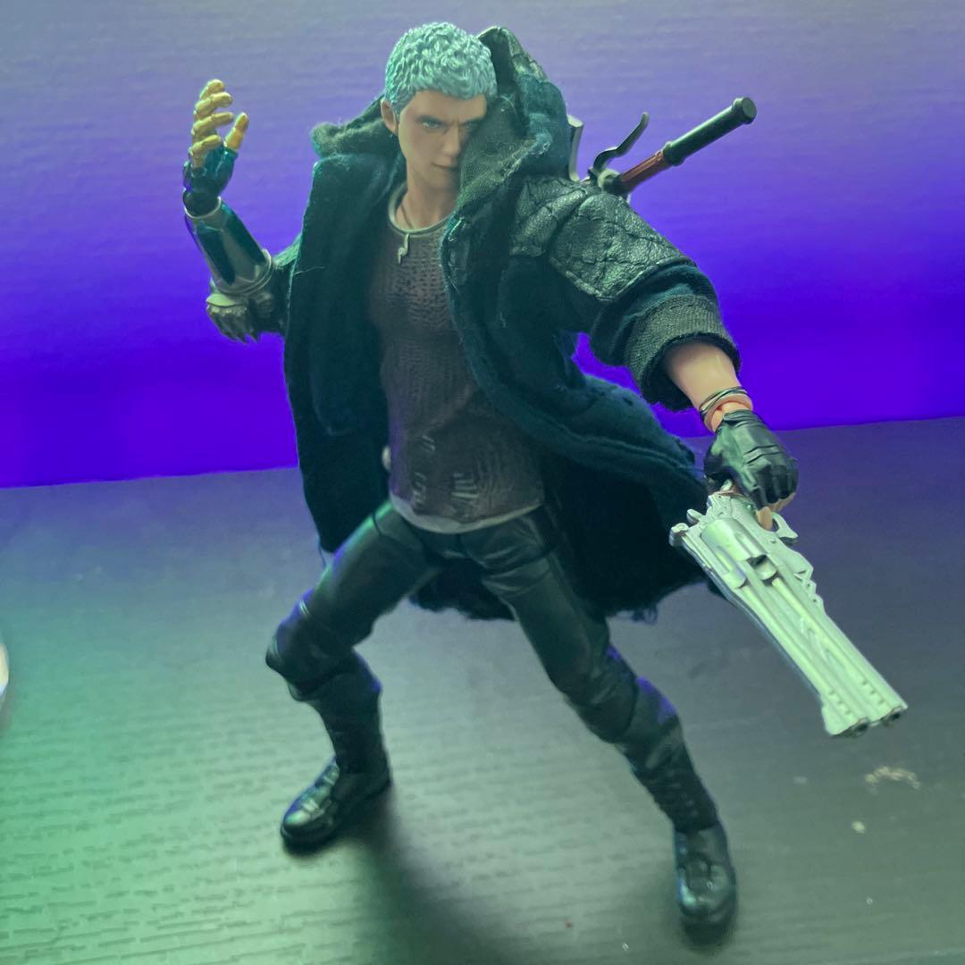 デビルメイクライ5 ネロ 千値練 - メルカリ