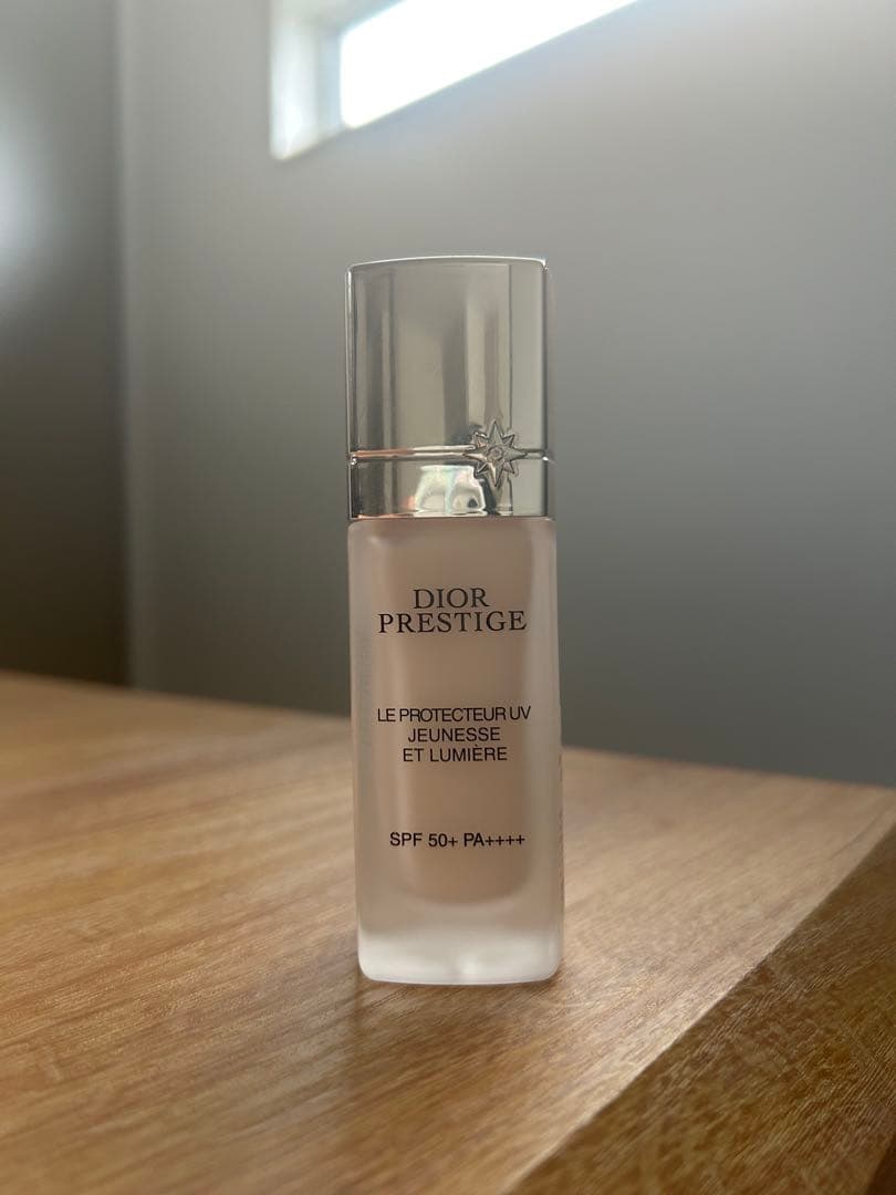 Dior プレステージ　ルプロテクターUVルミエール　シアーグロウ