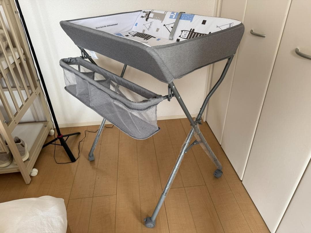 Feemom オムツ交換台 極美品