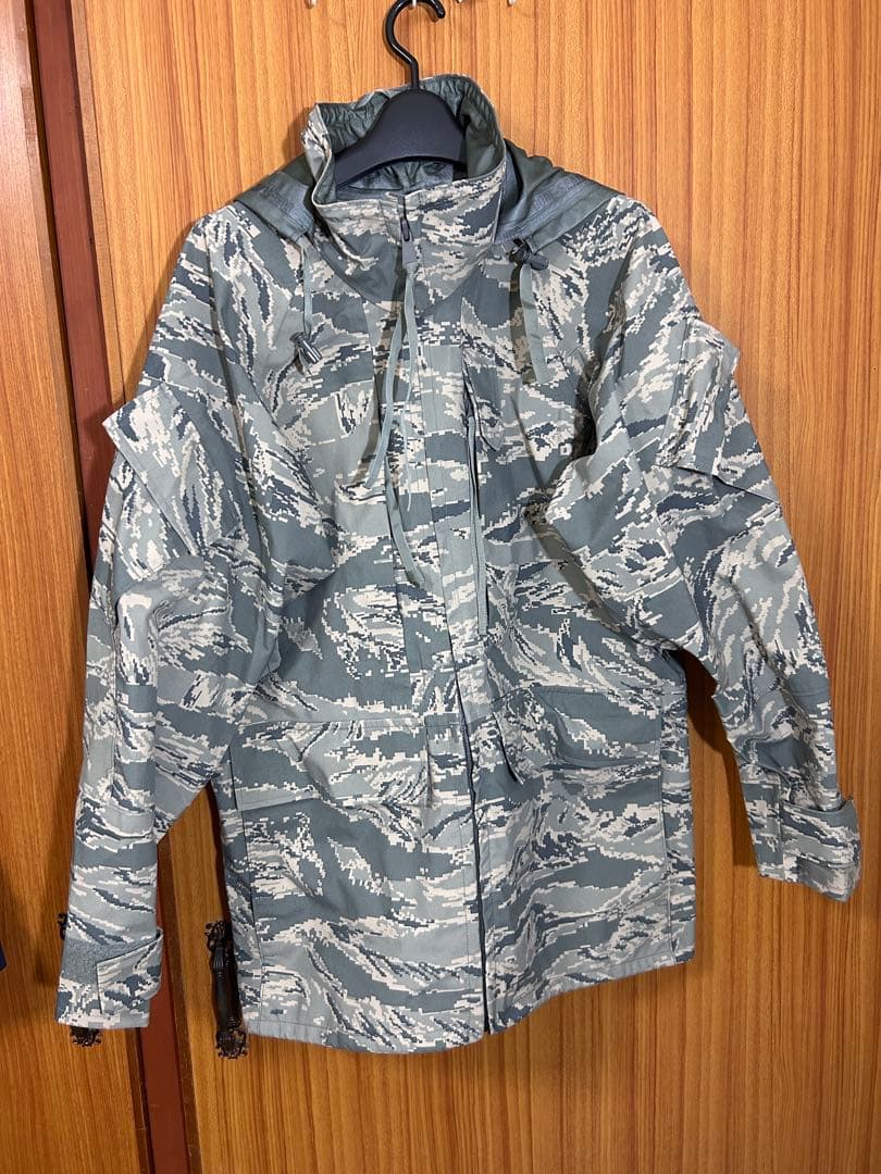 アメリカ空軍　ゴアテックスジャケット　デジタルタイガーストライプ S・Rサイズ MILITARY（ミリタリー） 実物 新品 デッドストック 米軍 U.S.AIR FORCE