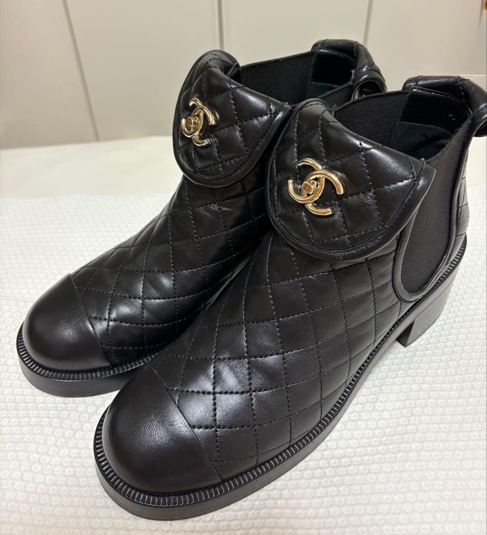 シャネルCHANEL 黒　ブーツ　39 マトラッセル　ターンロック　フラップ 2026年最新】chanel ターンロック ブーツの人気アイテム - メルカリ