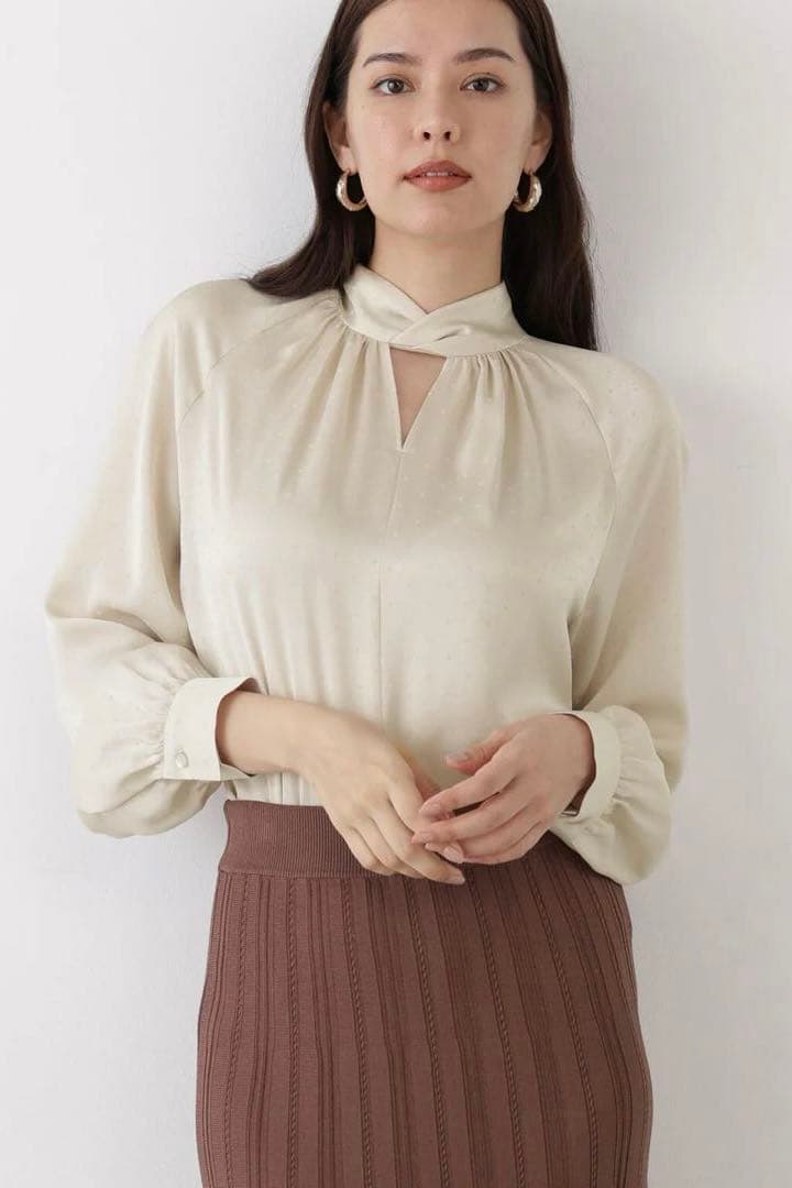 ピンキーアンドダイアン◆ギャザーネックドットジャガードブラウス ベージュ 38 PINKY&DIANNE（ピンキー アンド ダイアン） ブラウス シャツ ギャザー