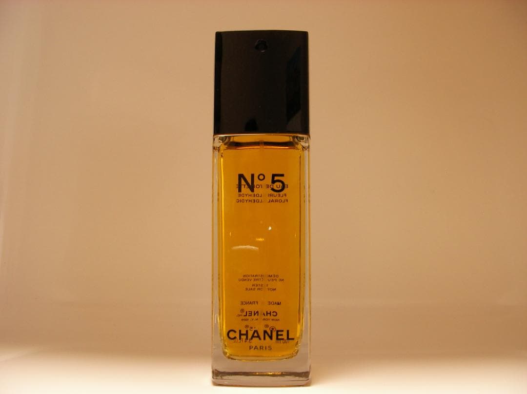 シャネル №5 オードトワレ 100ml　スプレー式