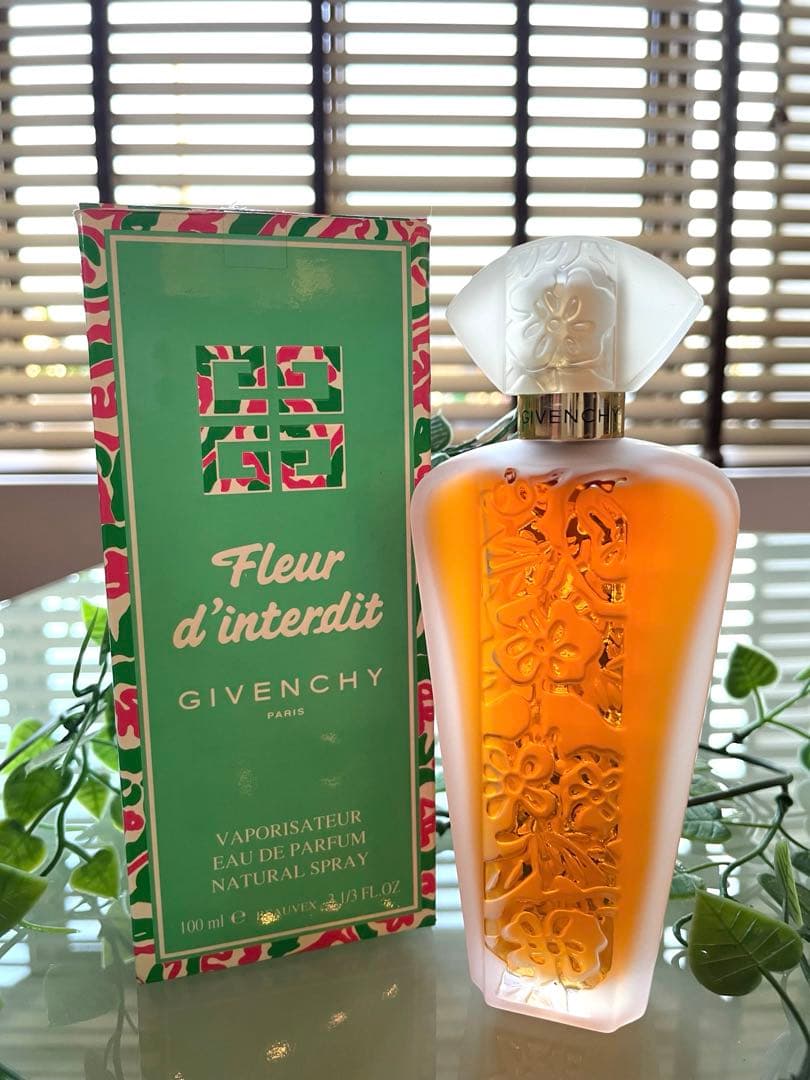 ✨Givenchy ✨フルールダンティルディ　オーデパルファム　✳︎新品未使用✳︎