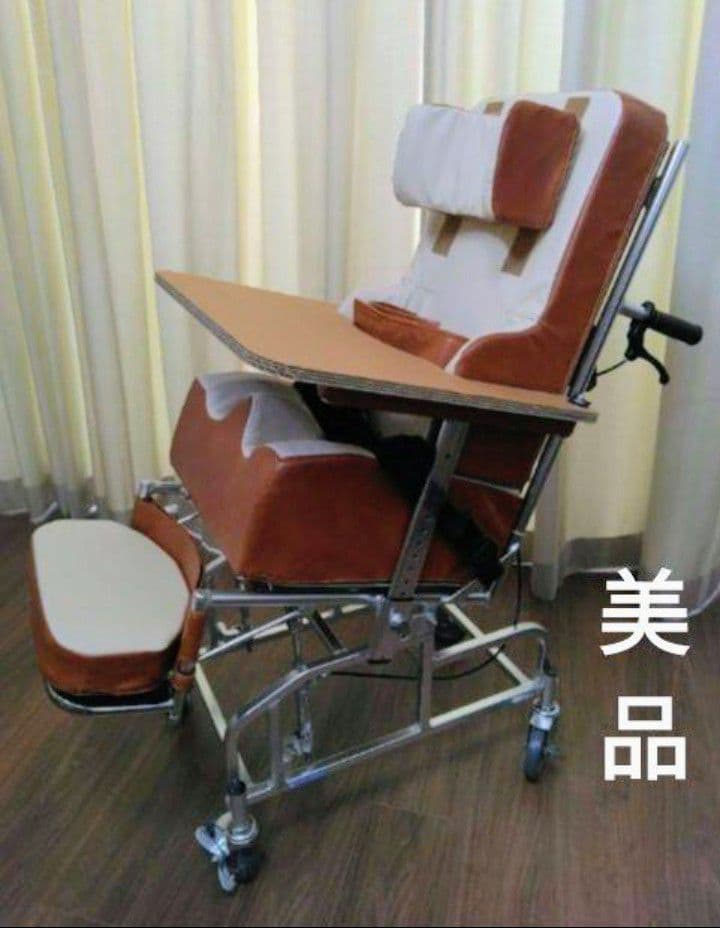 【美品】座位保持椅子　強化段ボールのテーブル＆工具 付き