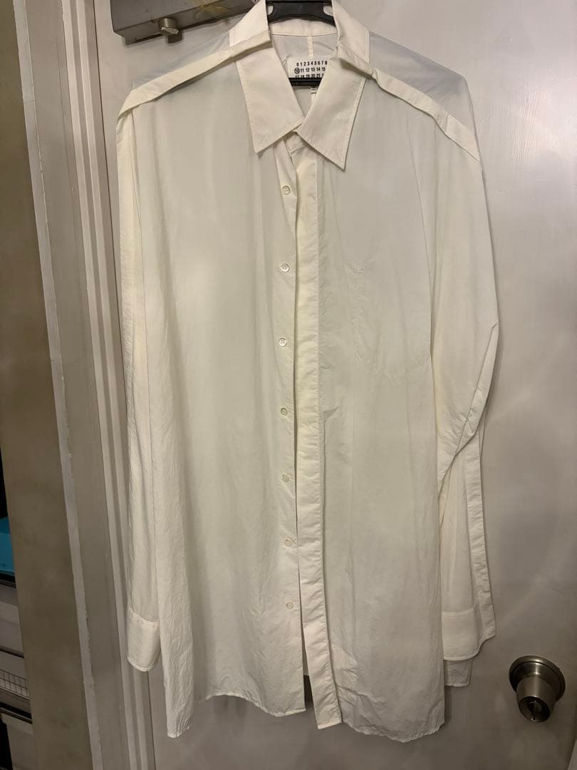 Maison Margiela オーバーサイズ シャツ ホワイト アウトレット】Maison Margiela メゾンマルジェラ 長袖シャツ/オーバー
