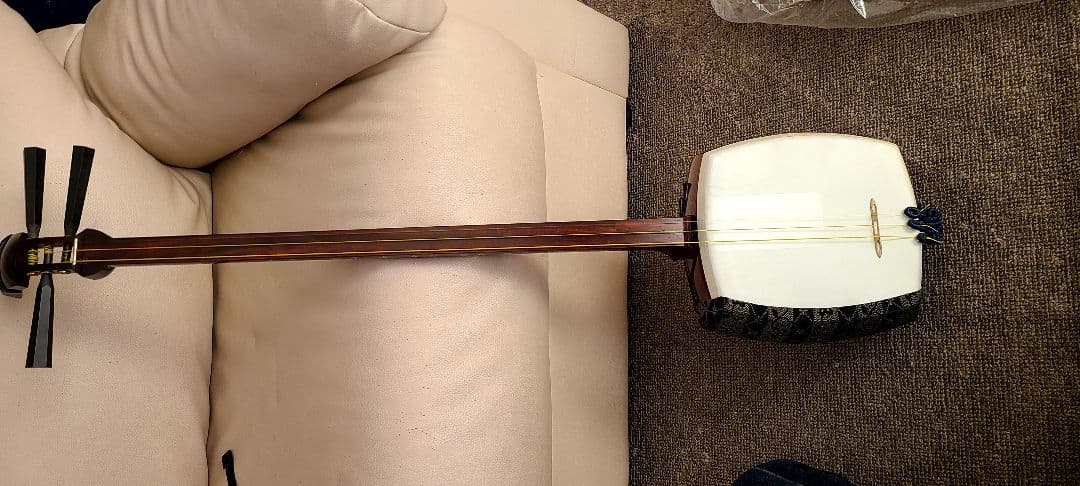 三味線 3弦 木製 伝統的デザイン