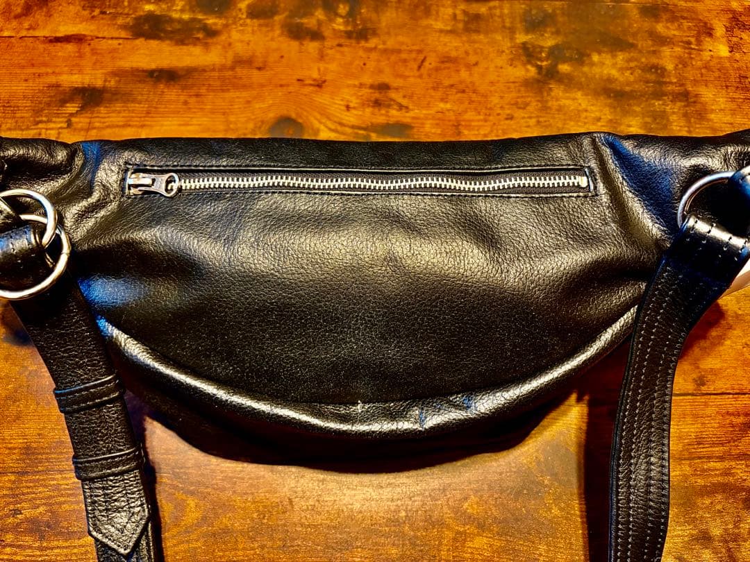 新品 本革 MOTOBLUEZ ダイヤステッチ レザーボディバッグ ブラック