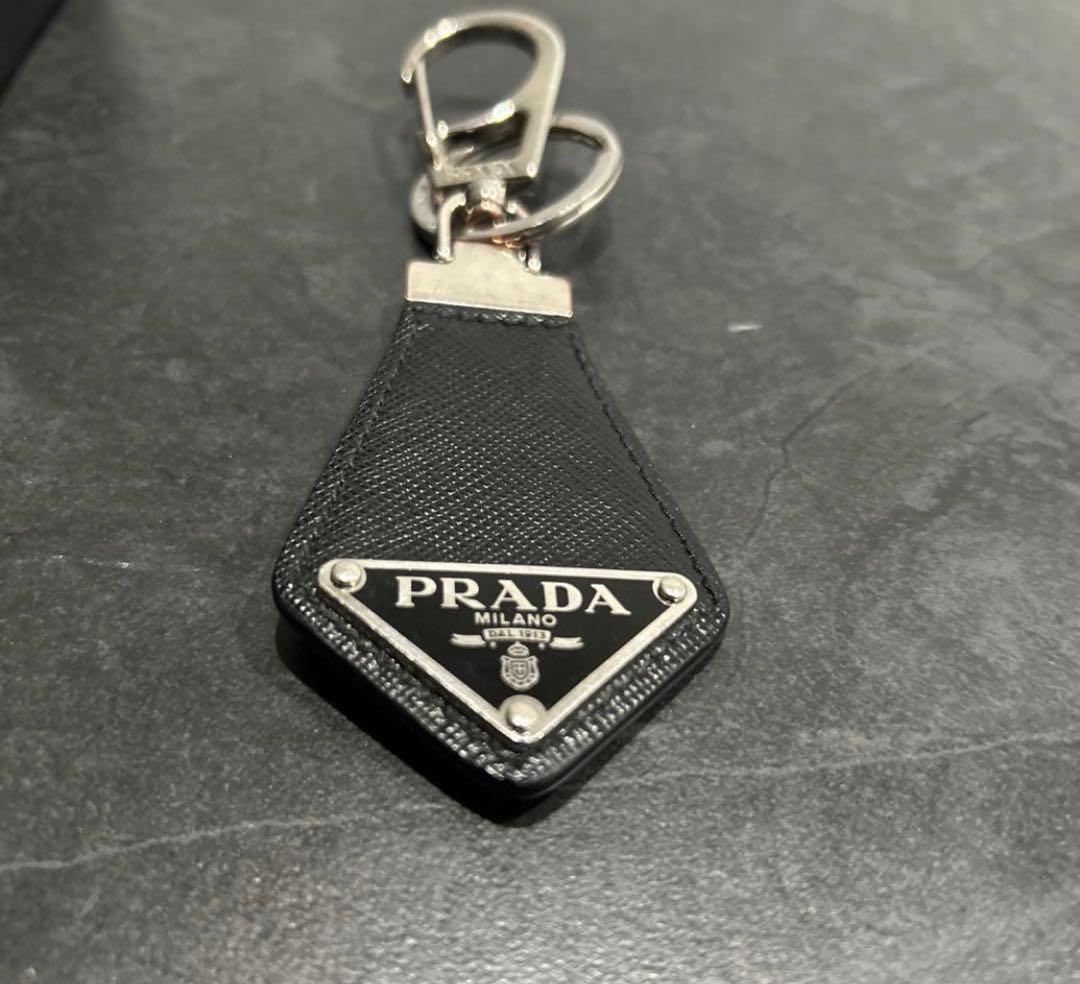 PRADA サフィアーノレザー キーリング 2PP041 ブラック 黒 - メルカリ
