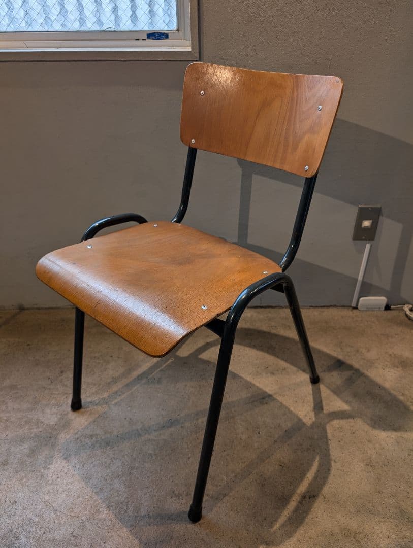 椅子 EQI-49 Stacking chair