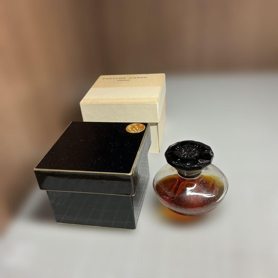 アールデコの香 カロンｘバカラ ナルシス・ノワール 1911