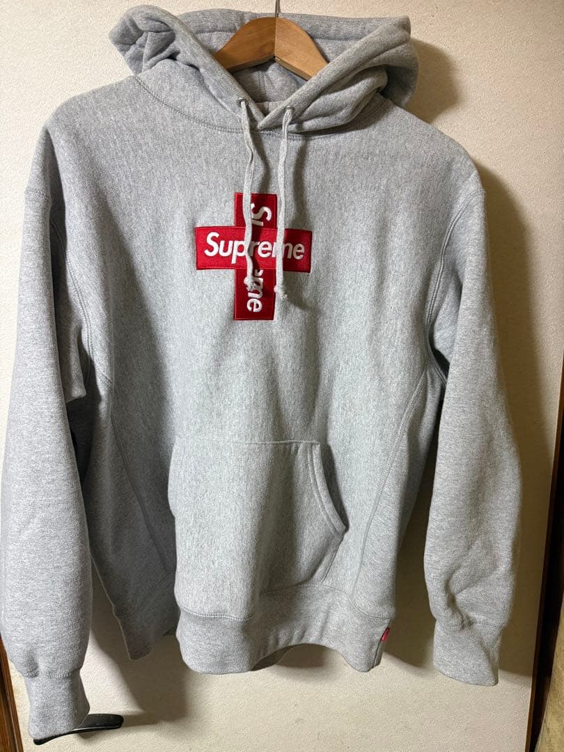 【くんちゃん】Supreme シュプリーム クロスボックスロゴパーカー