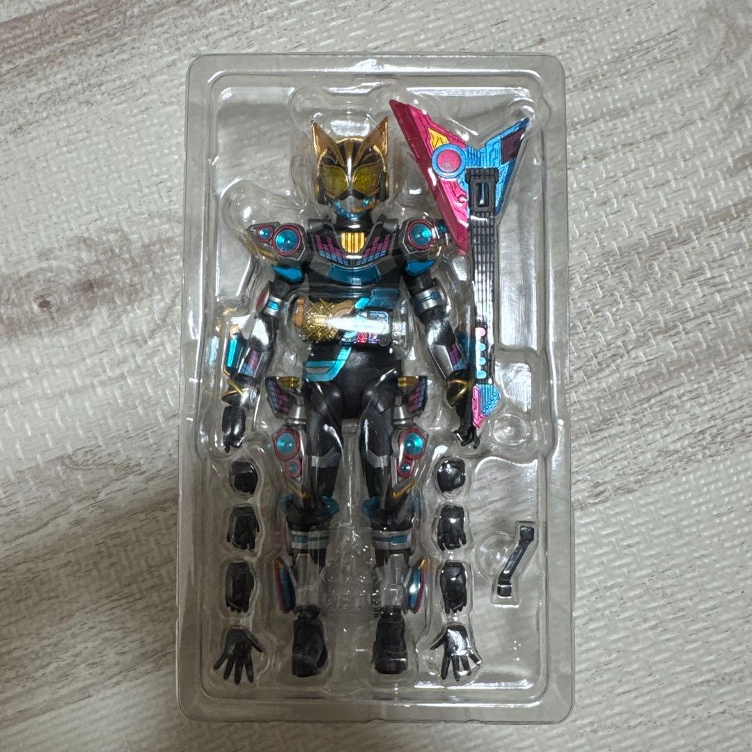 SHFiguarts 仮面ライダーナーゴ フィーバービートフォーム