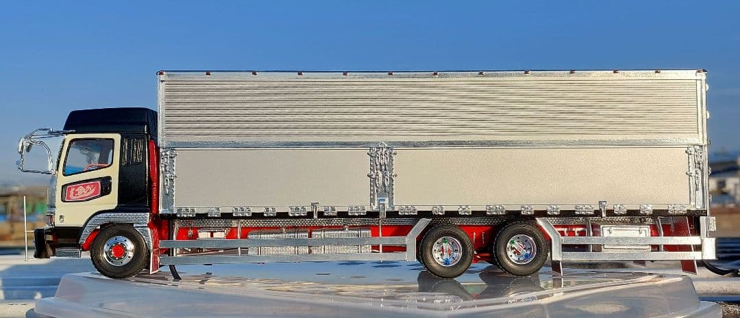 デコトラプラモデル アオシマ 1/32 スーパーグレート ウィング 造り