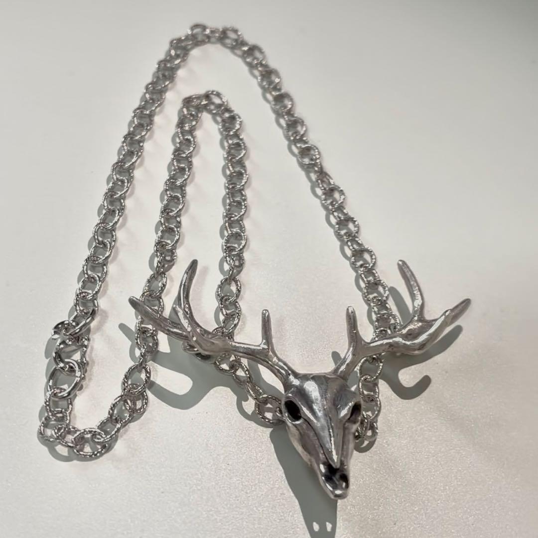 鹿の頭部デザイン ネックレス