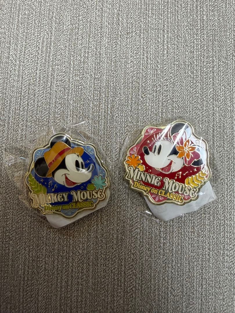 ミッキー・ミニー ディズニーオンクラシック2025 ピンバッジ 2個セット