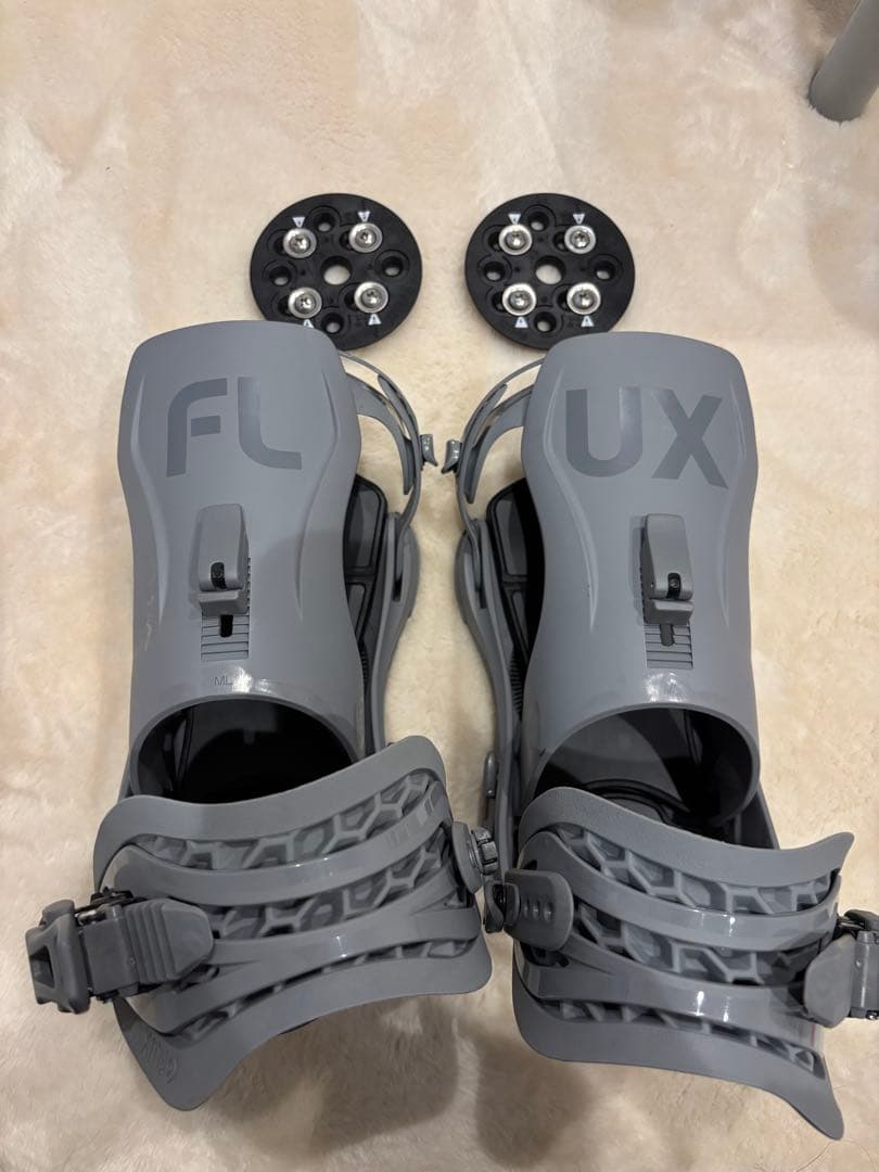 FLUX CV グレー　MLサイズ　23-24モデル