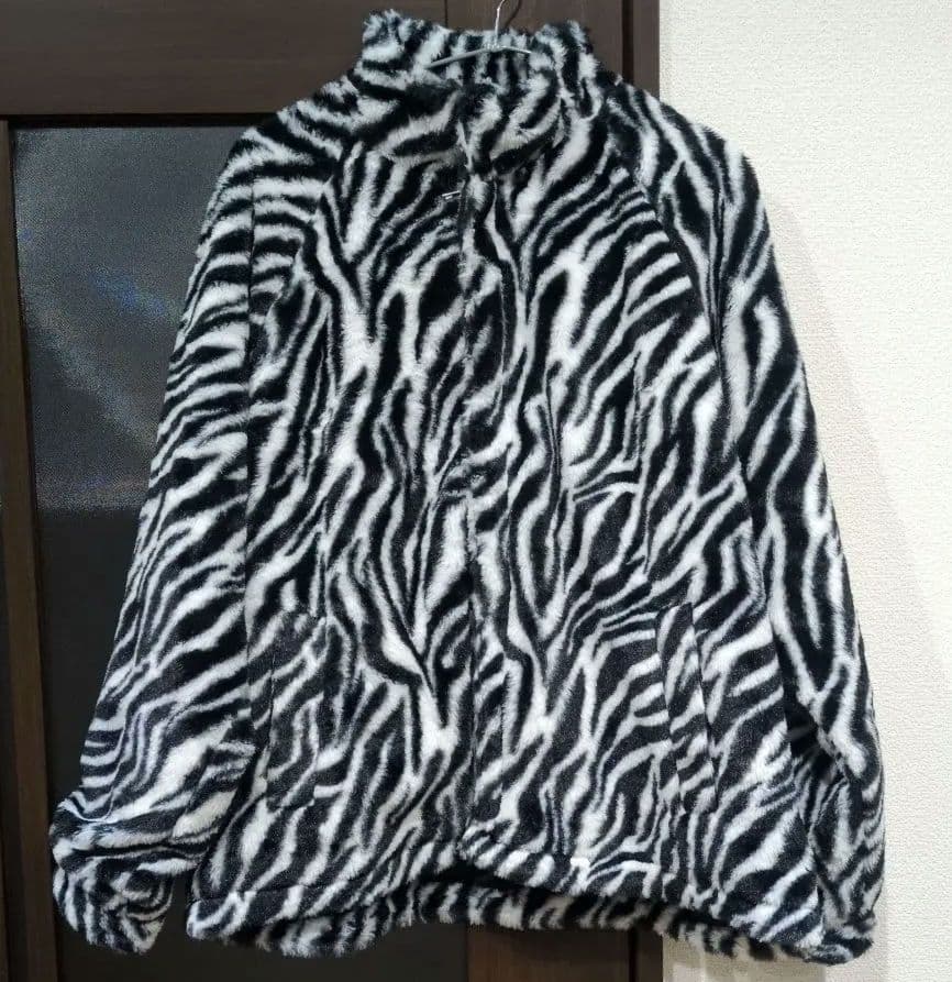 Lui's ゼブラ柄 ファージャケット　Мサイズ　レディースとしても◎！