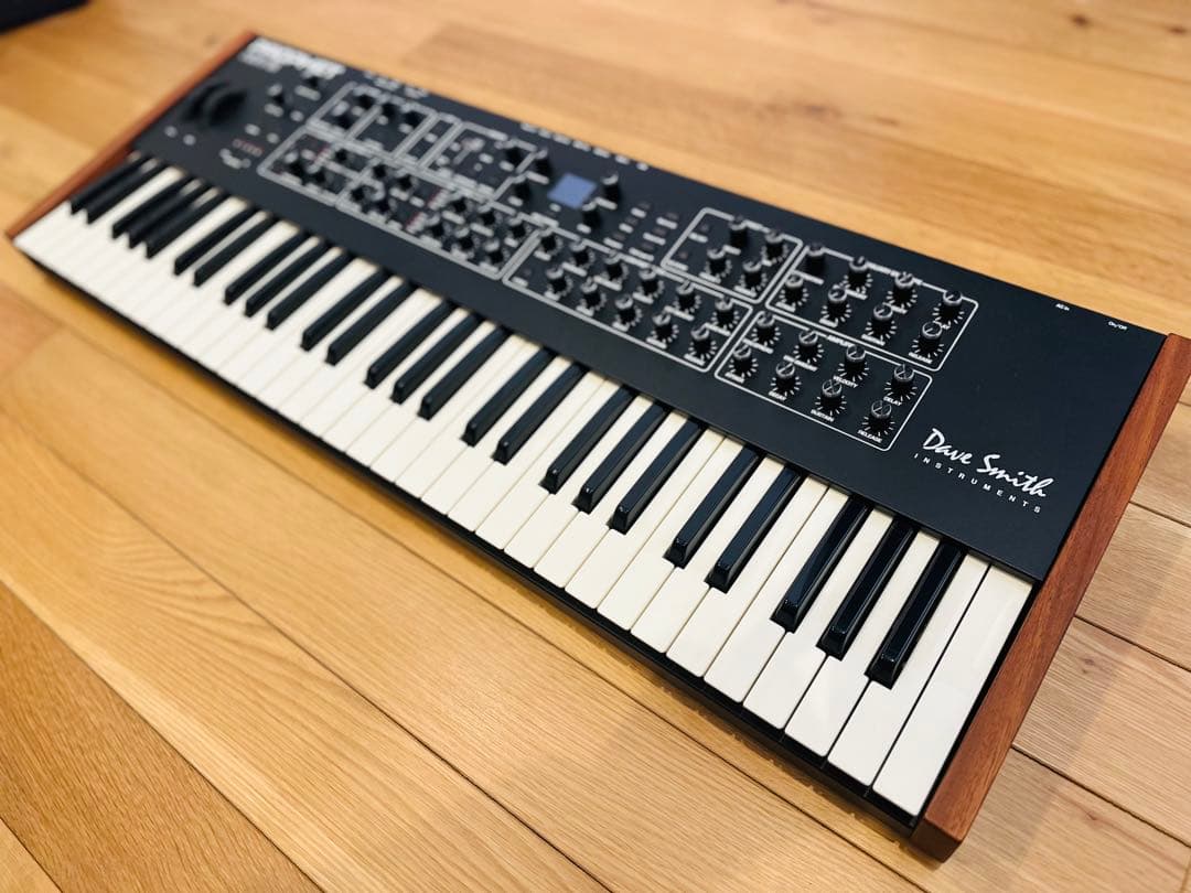 Dave Smith Instruments PROPHET REV2 8ボイス