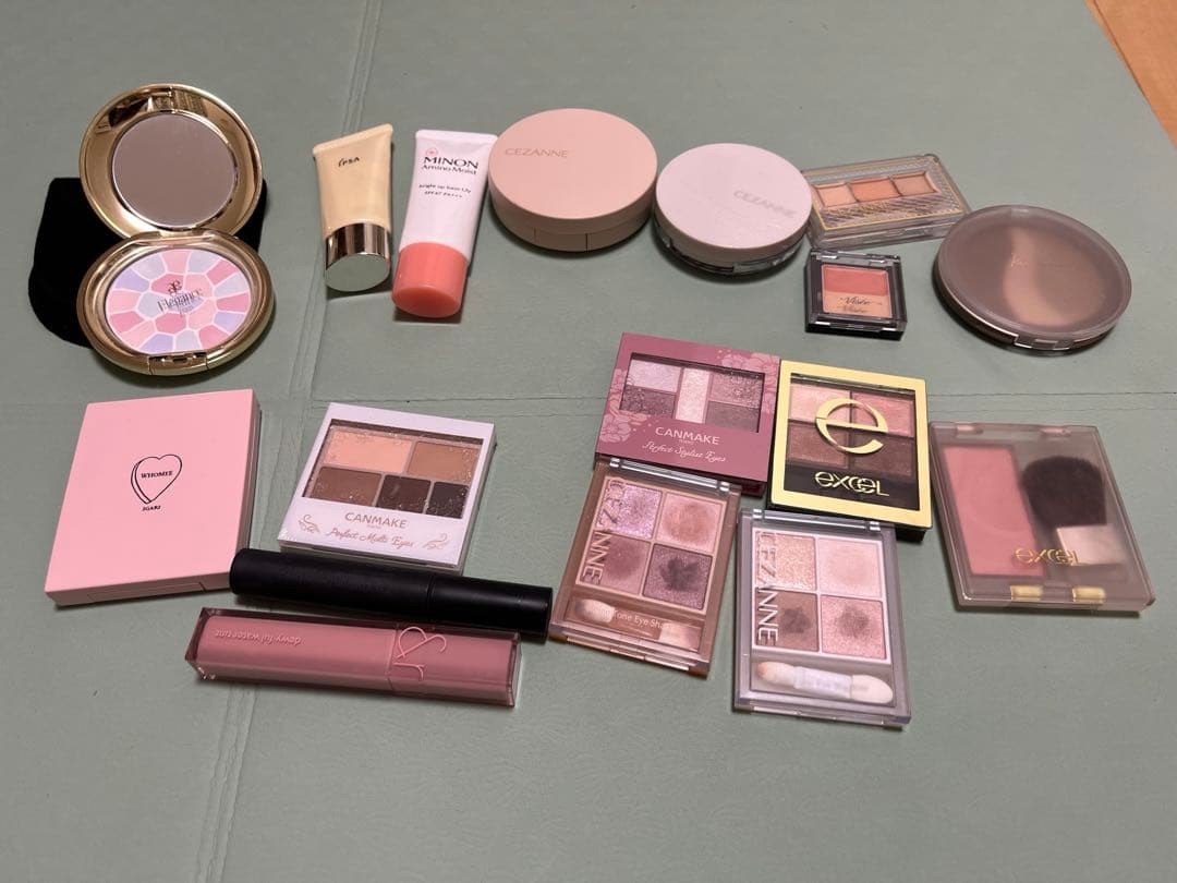 コスメまとめ売り　プチプラ、デパコス入り