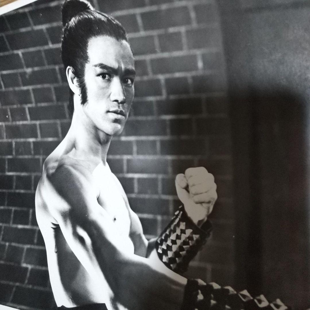 ブルース・リー生と死のゴールデンハーベストが出したスチール写真12枚と封筒‼️