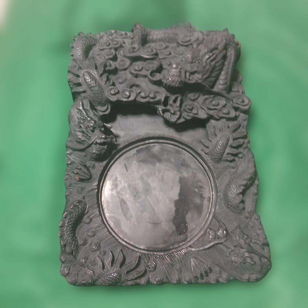 中国端渓麻子坑？の天然硯、素晴らしく迫力ある雲龍の彫刻、裏面に由来？の碑文あり