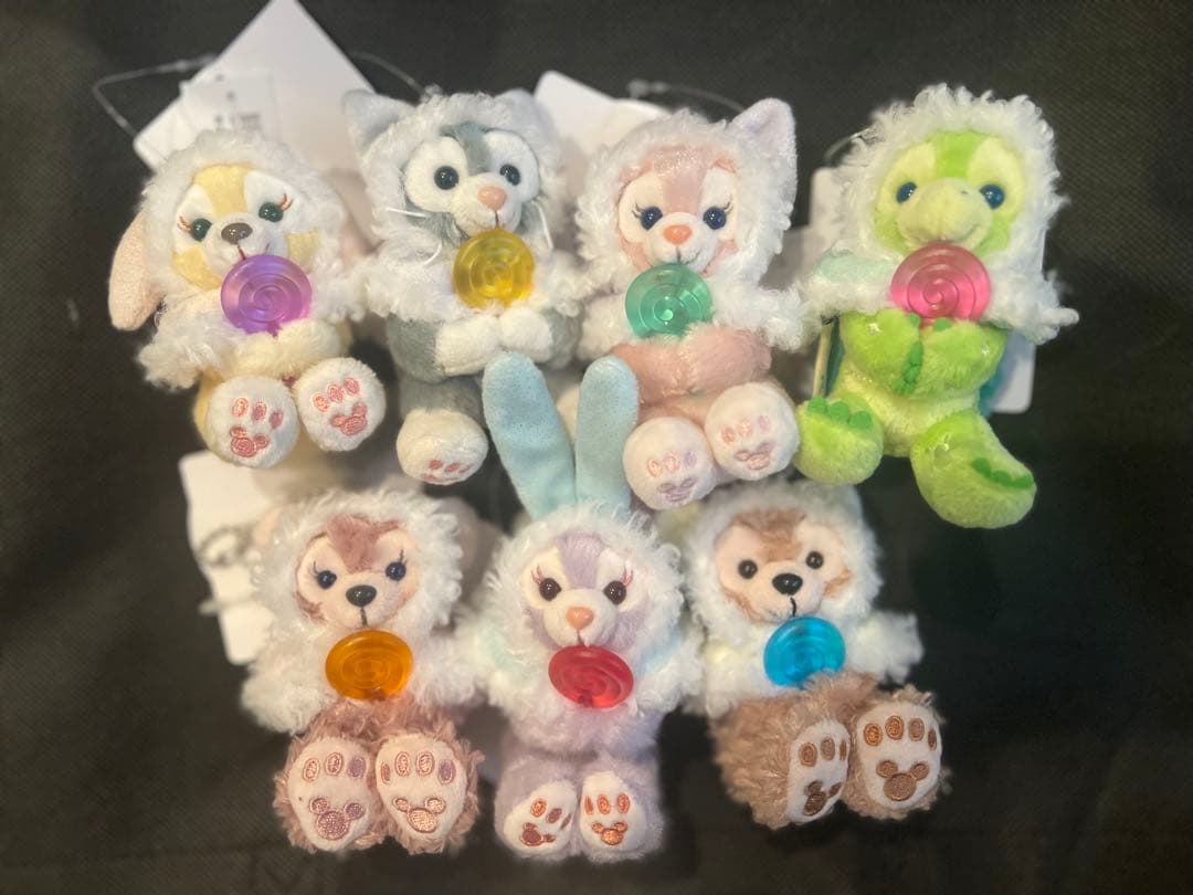 ぬいぐるみチャーム　ダッフィー＆フレンズのホワイト・ウィンタータイム・ワンダーズ 真っ白ふわもこコスチュームでキャンディーづくり！”ダッフィー