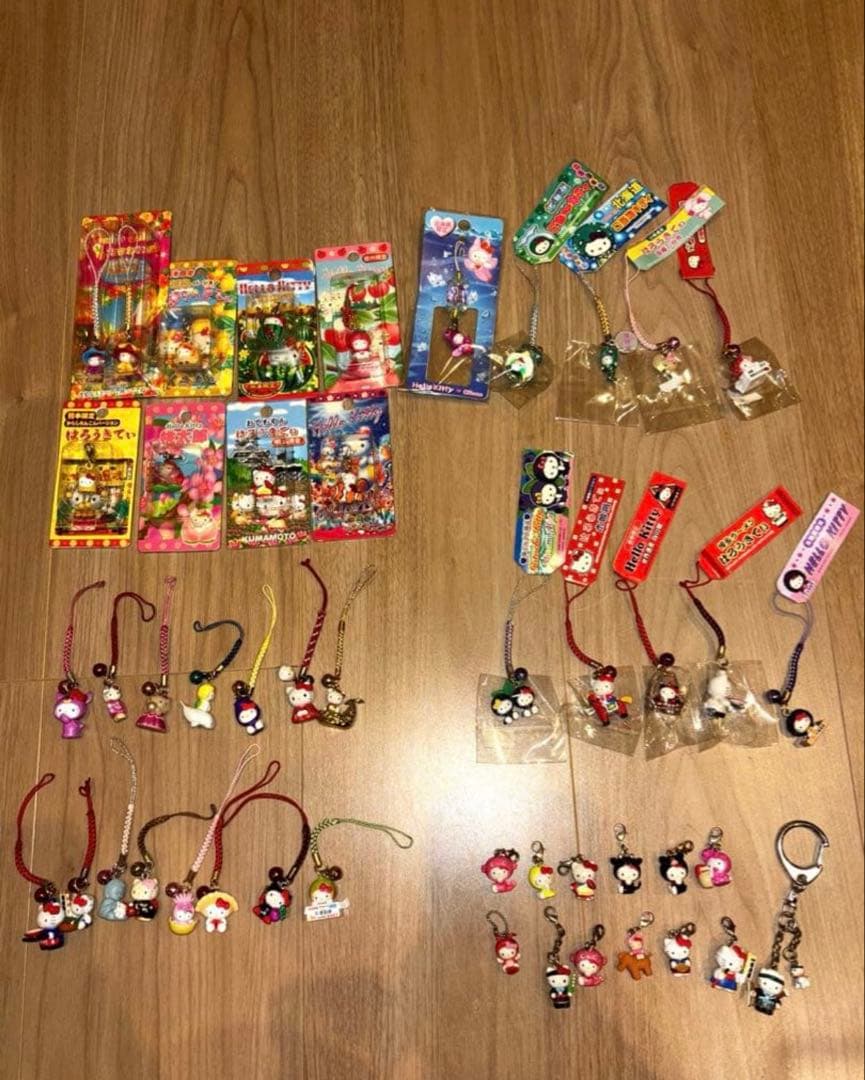 当地キティ46個まとめ売り 根付け ストラップ キーホルダー レア 激レア 廃盤 限定品 コラボ ハローキティ 根付ストラップ ご当地キティ