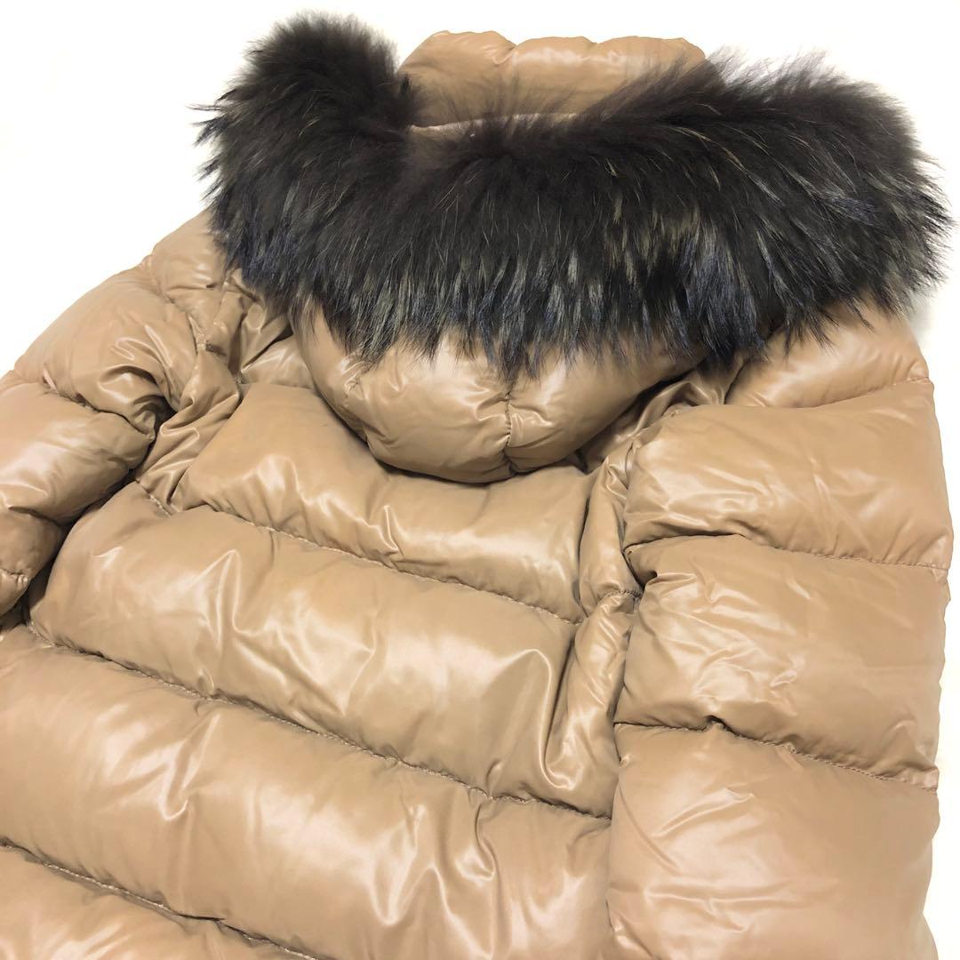 デュベティカ ダウンコート デネブ 3WAY リブ ラクーンファー キャメル