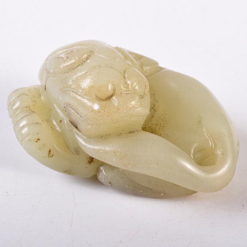 中国　玉石彫刻　神獣　根付　紙鎮　置物　C　8022E