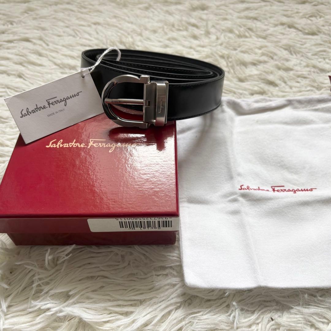 【未使用】フェラガモ ガンチーニ　リバーシブルベルト　箱　袋　シルバー金具
