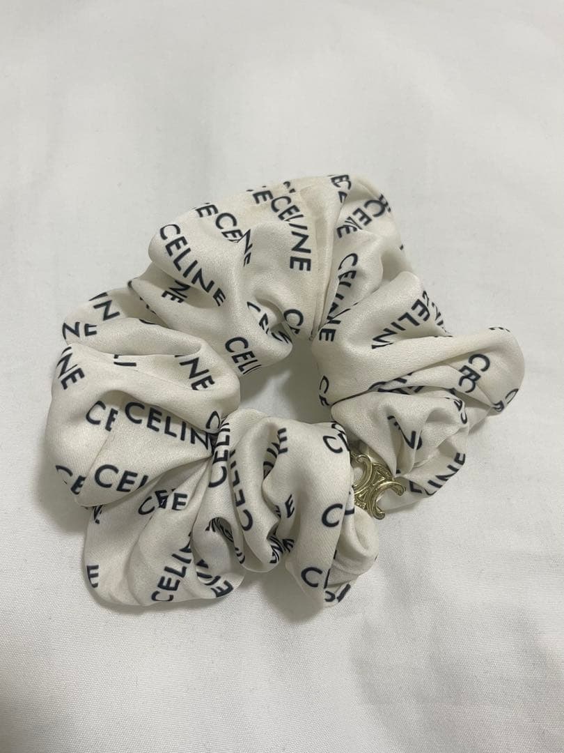 CELINE ロゴ入り シュシュ ホワイト