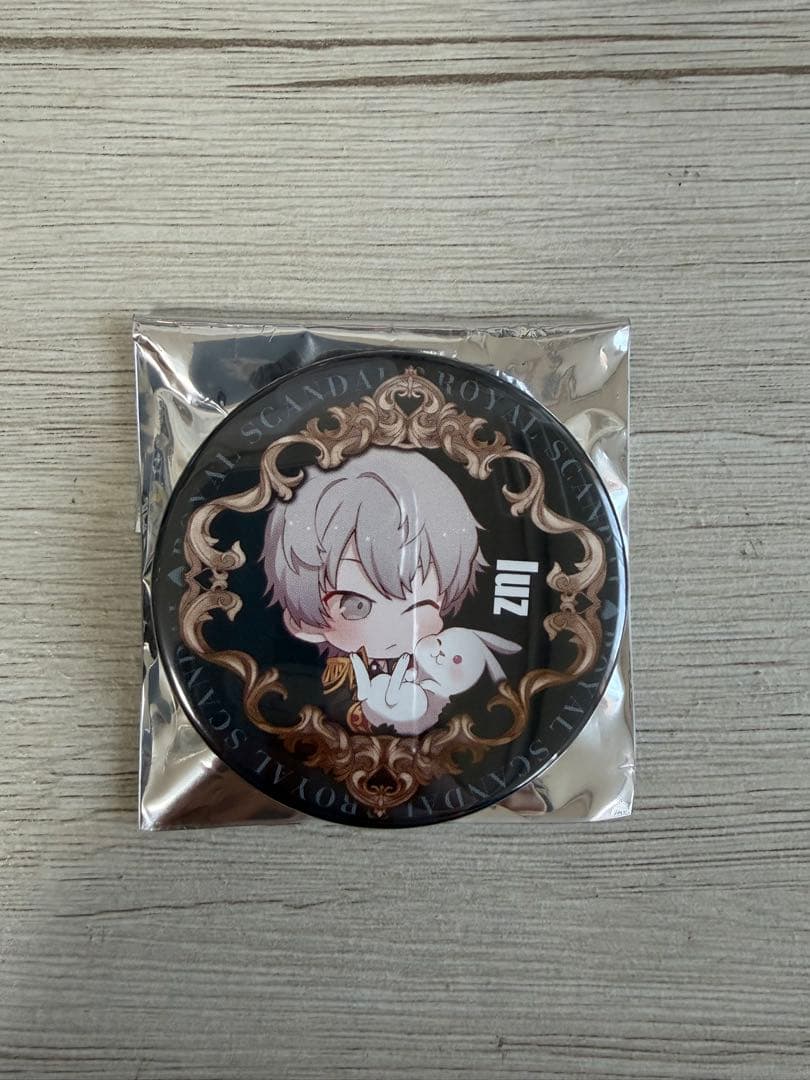 luz ロイスキャ レア缶バッジ - メルカリ