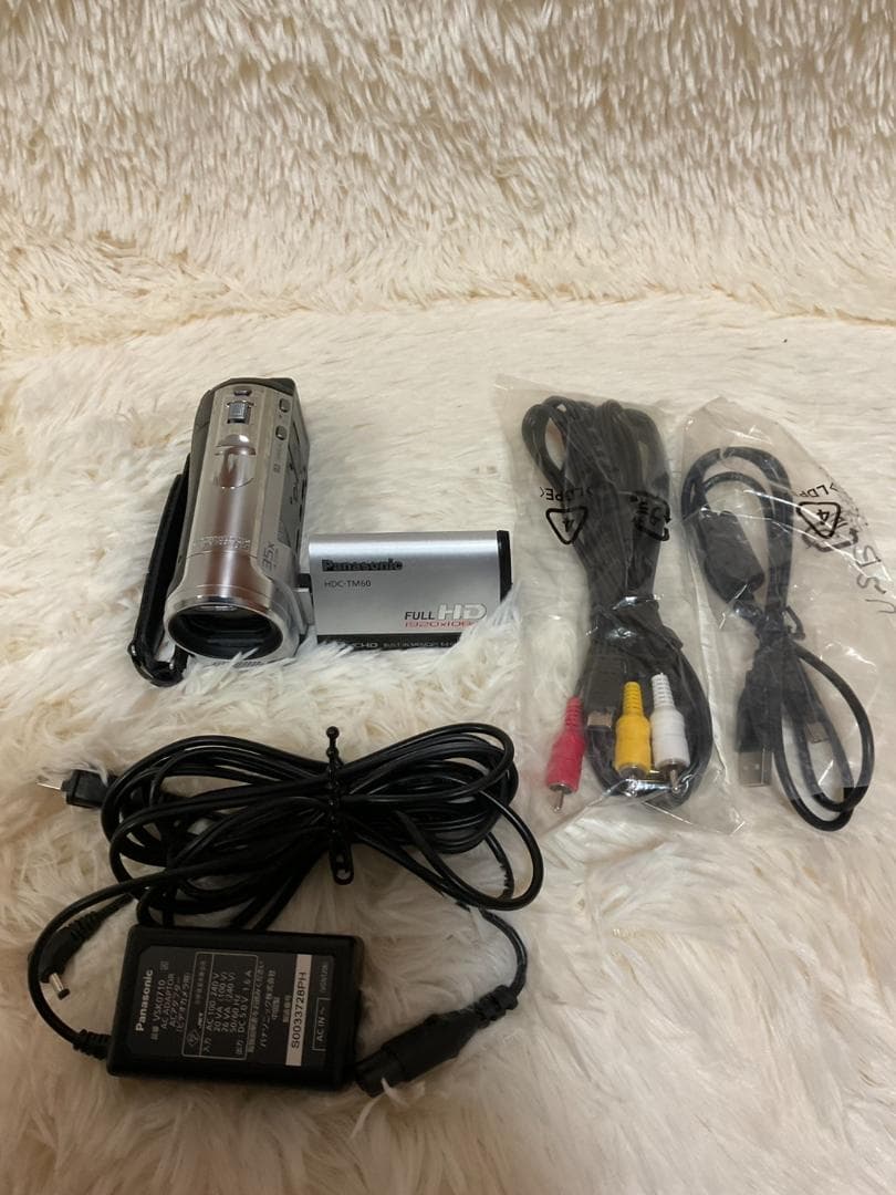 【美品　簡易動作確認済】Panasonic　HDC-TM60　シルバー　ビデオ