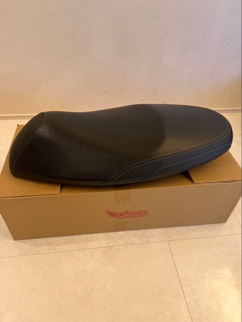 純正シート　シグナスx4型