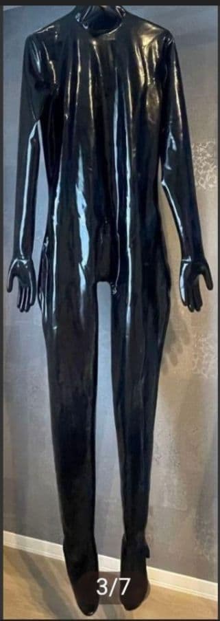 ラテックス　ラバー　ラバースーツ　キャットスーツ　ラテックススーツ