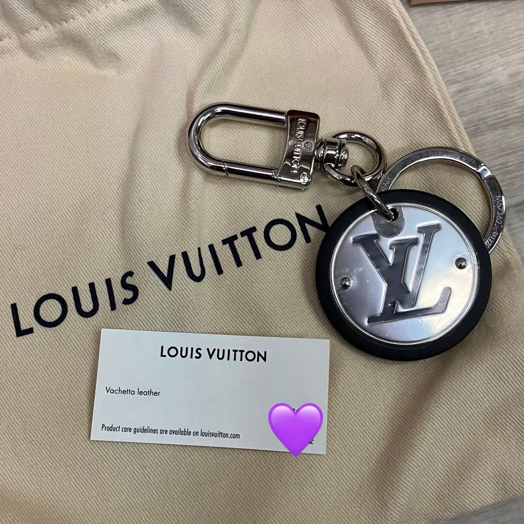 LOUIS VUITTON LV サークル キーホルダー　【f8c2288c】