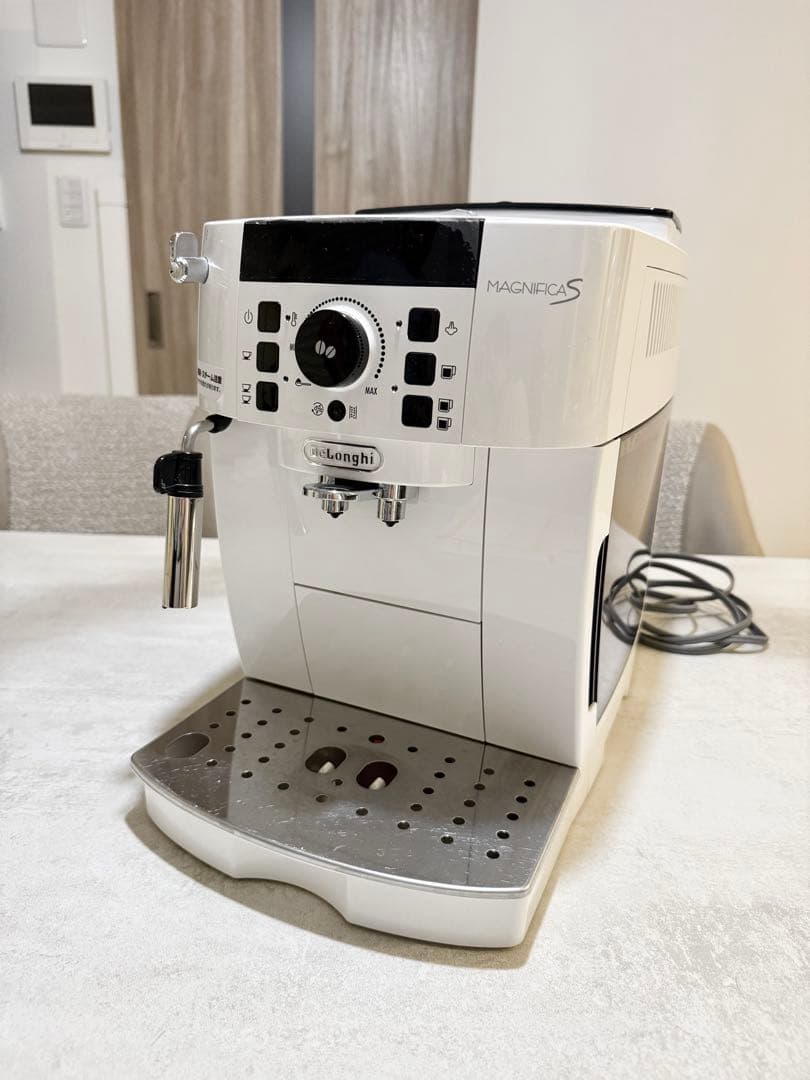 drmam　デロンギ マグニフィカS ECAM22112W ホワイト