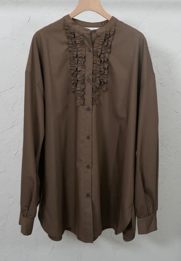 ちょん　CYAN TOKYO　フリル付きブラウンシャツ