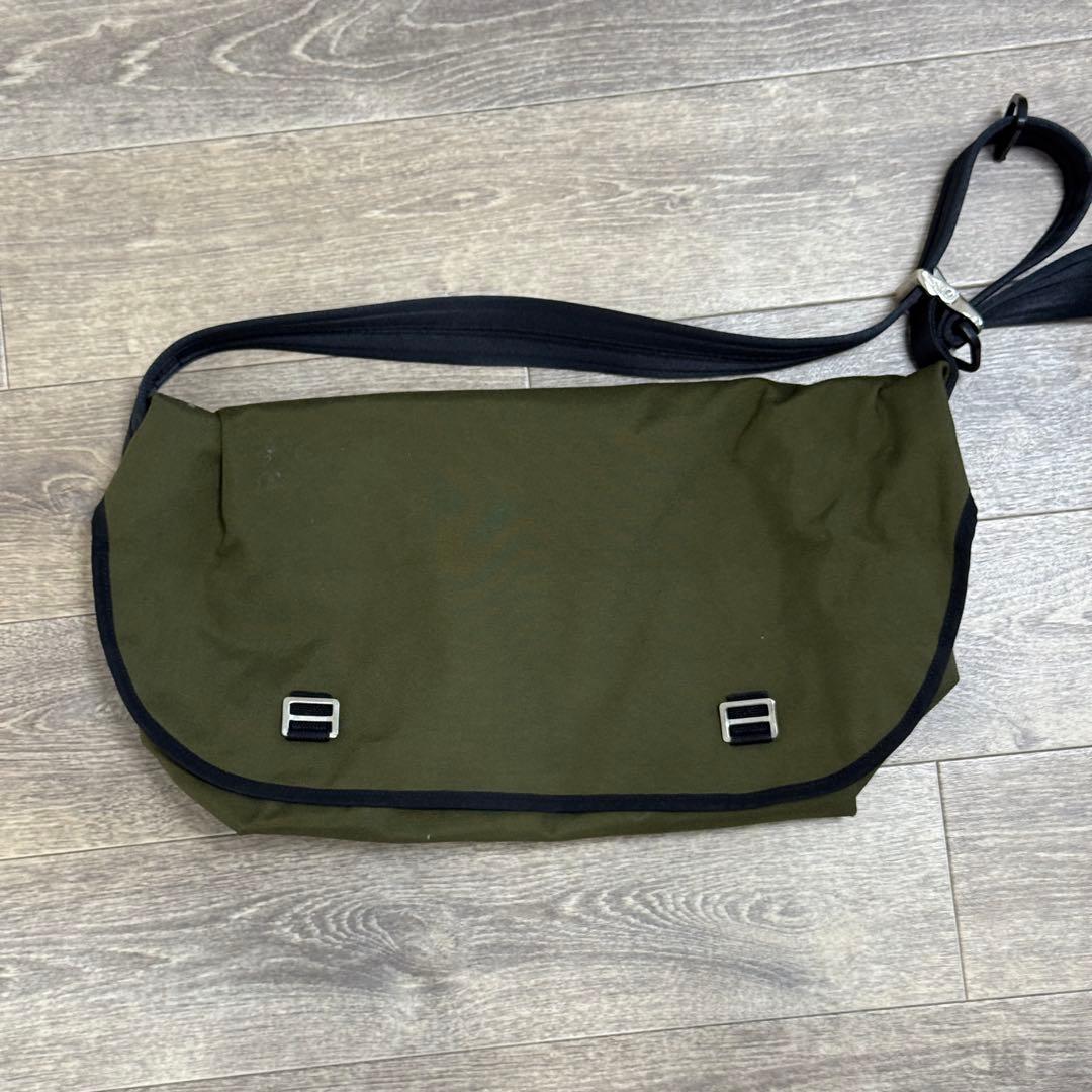 レジスタントメッセンジャーバッグ HiSKOOL USED