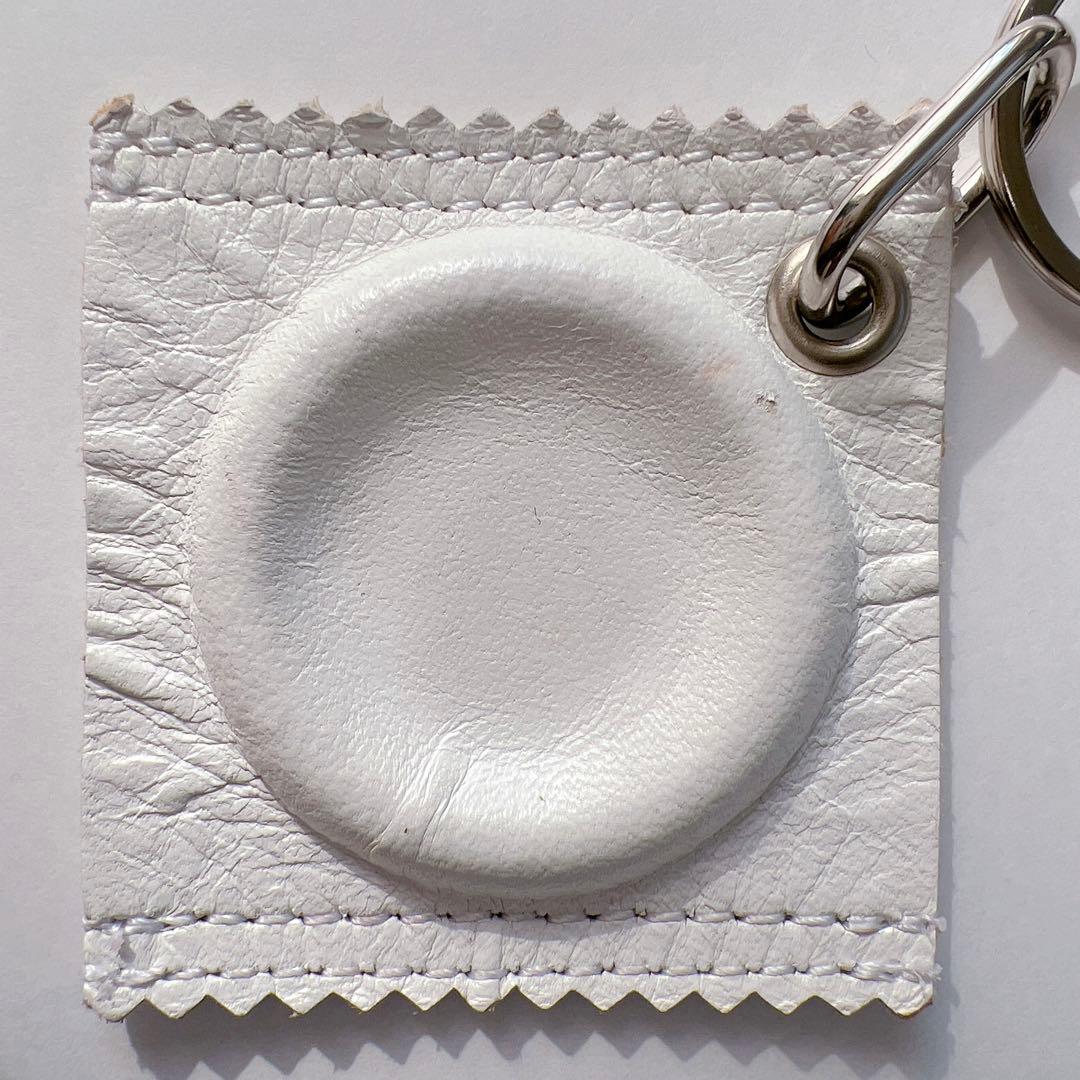 菅田将暉着用 私物 skin tokyo コンドームキーリング ホワイト スキン