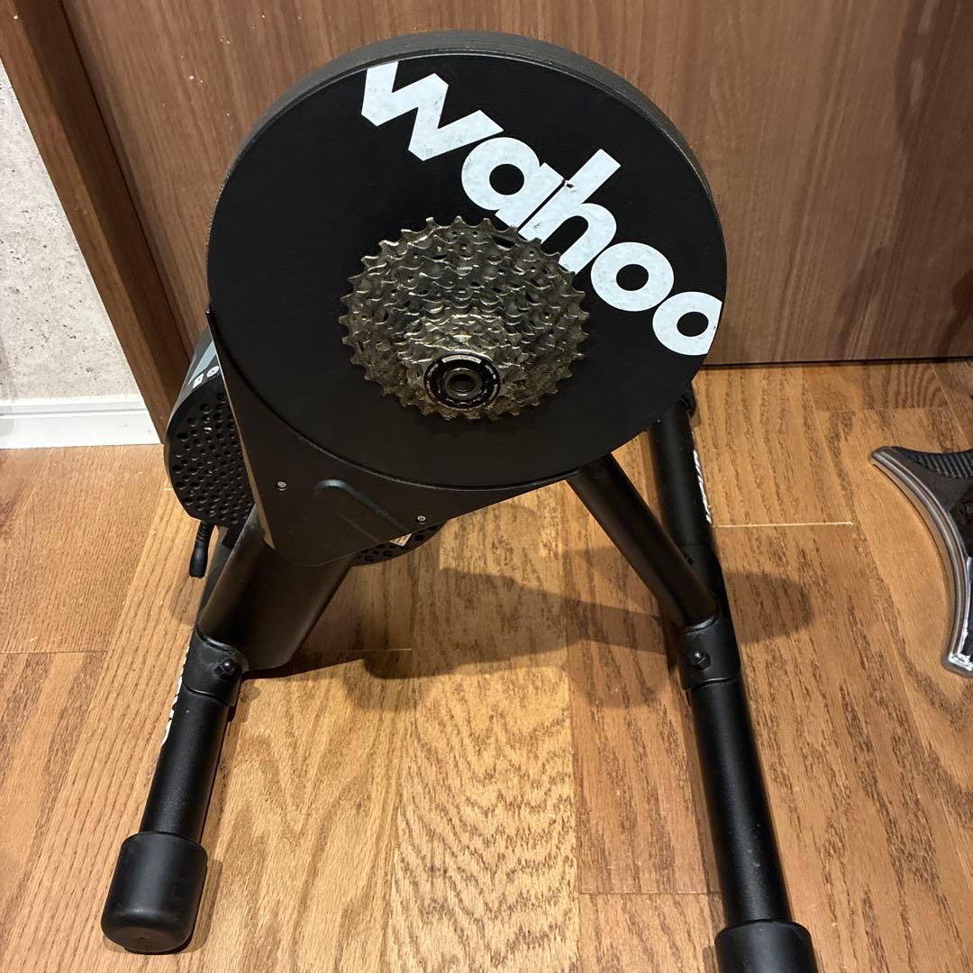 Wahoo KICKR CORE 固定ローラー