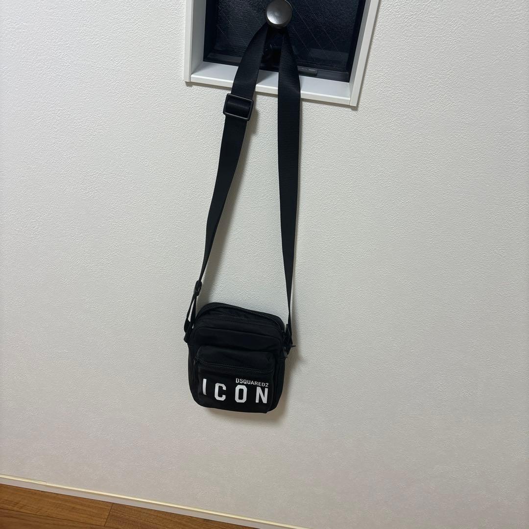 美品　DSQUARED2 ICON ブラックボディバッグ