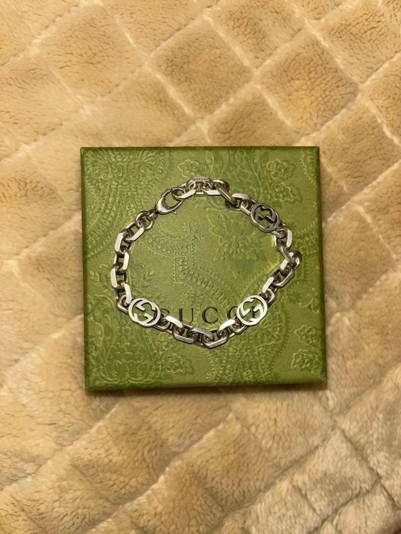 GUCCI シルバー ロゴチェーンブレスレット 17号