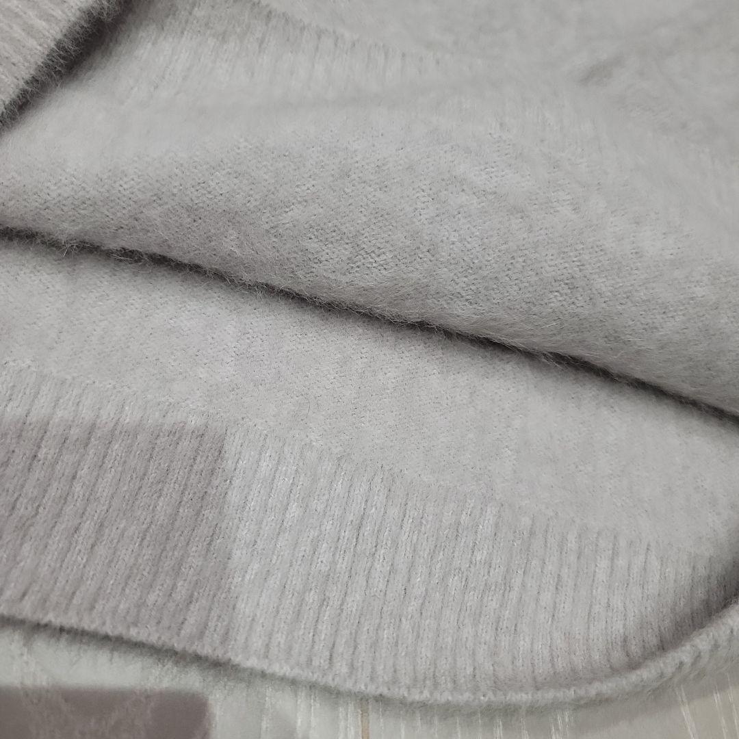 ここさん専用ライトグレーFOXカシミヤ Vネック ニットセーター - メルカリ