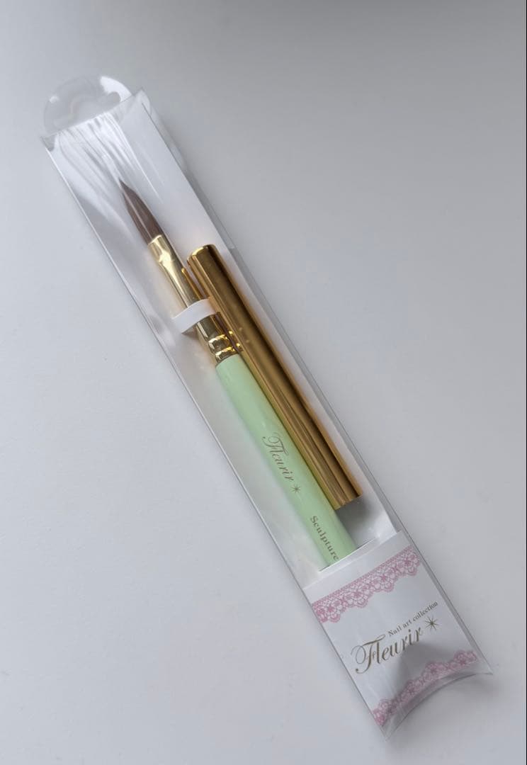 Fleurir フルーリア　スカルプチュアブラシ　グリーン